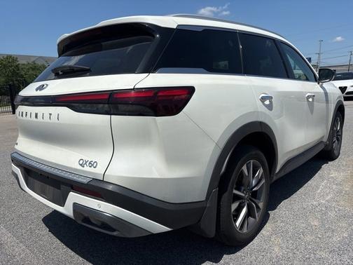 2022 INFINITI QX60 LUXE