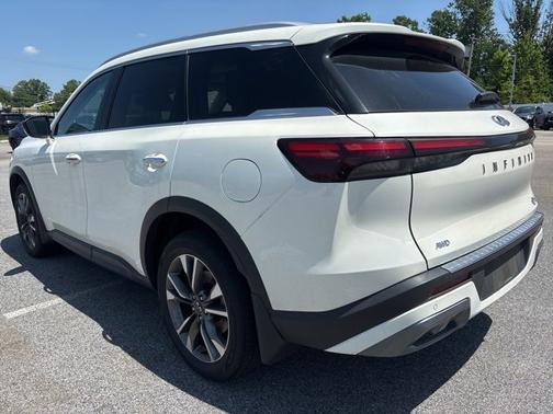 2022 INFINITI QX60 LUXE