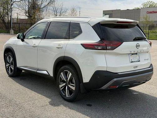 Pearl White Tricoat 2023 Nissan Rogue SL