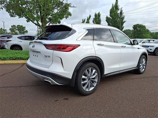 2022 INFINITI QX50 LUXE