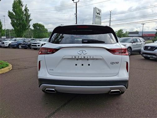 2022 INFINITI QX50 LUXE