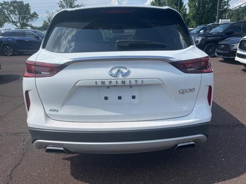 2022 INFINITI QX50 LUXE