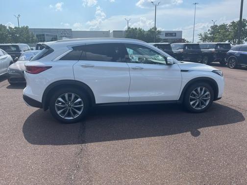 2022 INFINITI QX50 LUXE