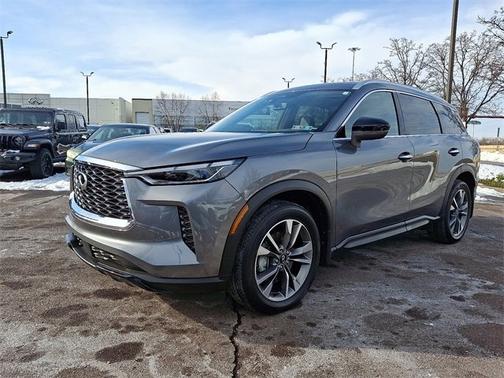 2025 INFINITI QX60 LUXE
