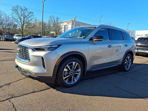 2025 INFINITI QX60 LUXE