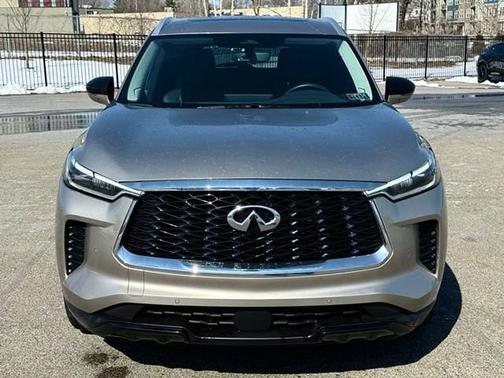 2025 INFINITI QX60 LUXE