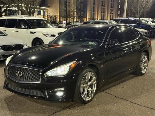 2018 INFINITI Q70 3.7X LUXE