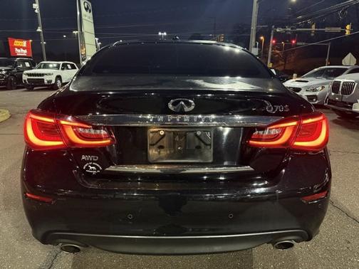 2018 INFINITI Q70 3.7X LUXE