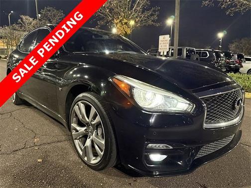 2018 INFINITI Q70 3.7X LUXE