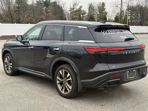 2025 INFINITI QX60 LUXE