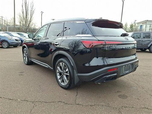 2025 INFINITI QX60 LUXE