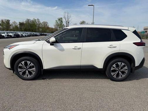 Pearl White Tricoat 2023 Nissan Rogue SV