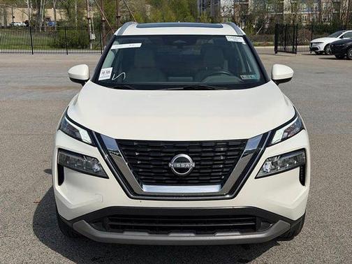 Pearl White Tricoat 2023 Nissan Rogue SV