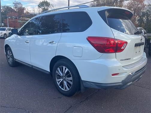 2018 Nissan Pathfinder SV