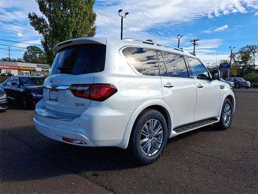 2022 INFINITI QX80 LUXE