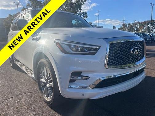 2022 INFINITI QX80 LUXE