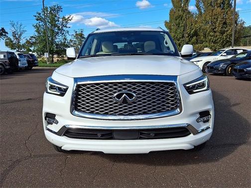 2022 INFINITI QX80 LUXE