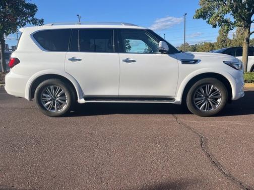 2022 INFINITI QX80 LUXE