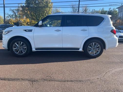 2022 INFINITI QX80 LUXE