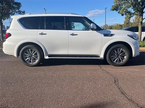 2022 INFINITI QX80 LUXE