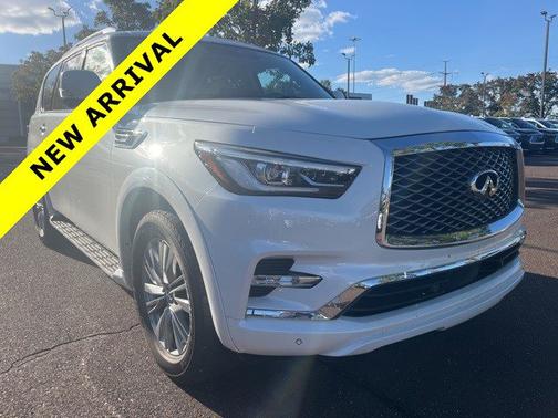 2022 INFINITI QX80 LUXE