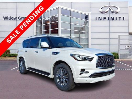 2022 INFINITI QX80 LUXE