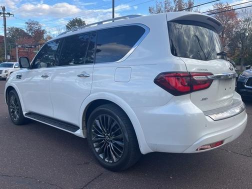 2024 INFINITI QX80 SENSORY