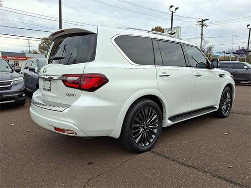 2024 INFINITI QX80 SENSORY