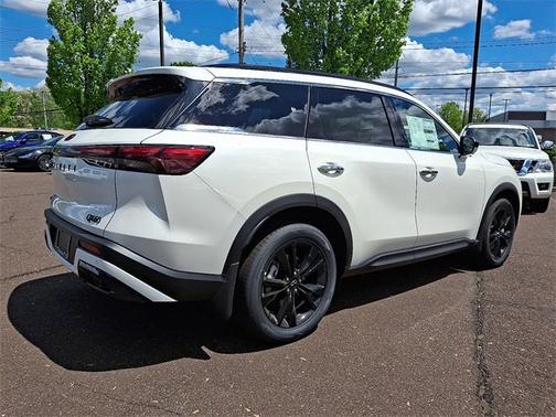 2025 INFINITI QX60 LUXE