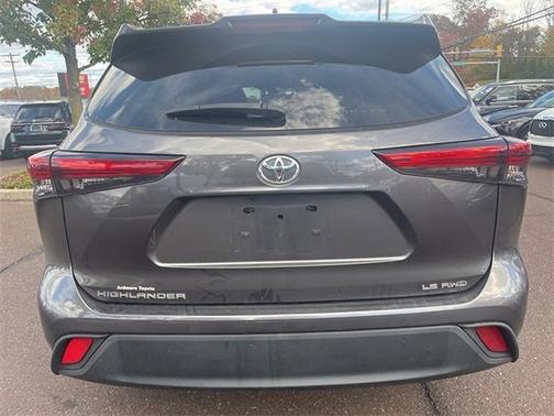 2022 Toyota Highlander LE