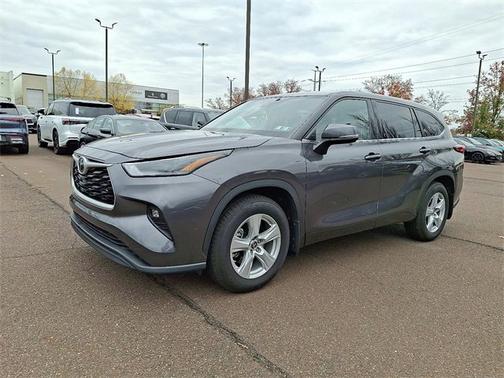 2022 Toyota Highlander LE