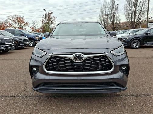 2022 Toyota Highlander LE