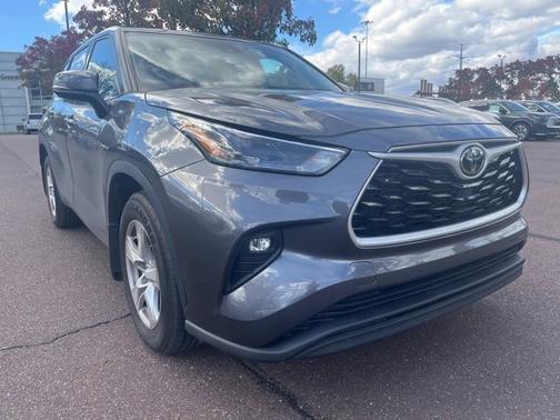 2022 Toyota Highlander LE