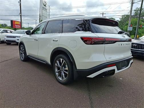 2024 INFINITI QX60 LUXE
