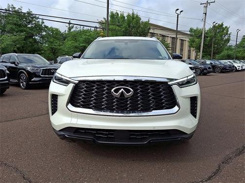2024 INFINITI QX60 LUXE