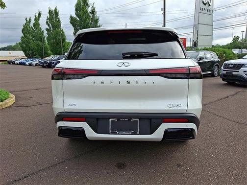 2024 INFINITI QX60 LUXE