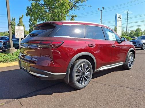 2026 INFINITI QX60 LUXE