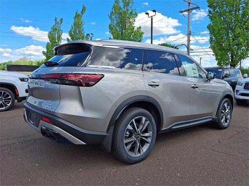 2025 INFINITI QX60 LUXE