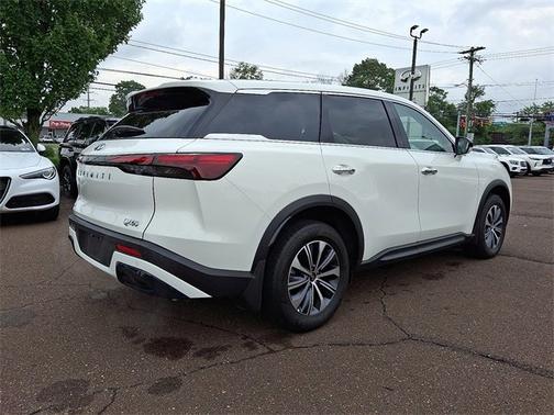 2025 INFINITI QX60 PURE