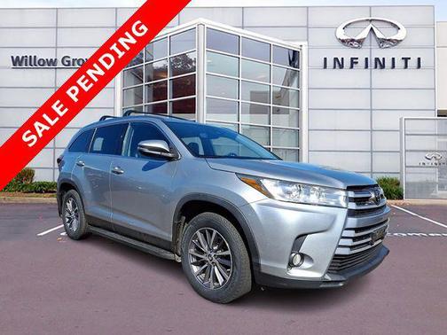 Celestial Silver Metallic 2019 Toyota Highlander XLE