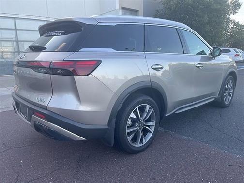 2025 INFINITI QX60 LUXE