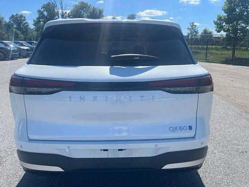 Radiant White 2026 INFINITI QX60 LUXE AWD