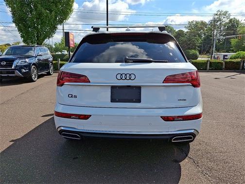 2022 Audi Q5 S line Prestige