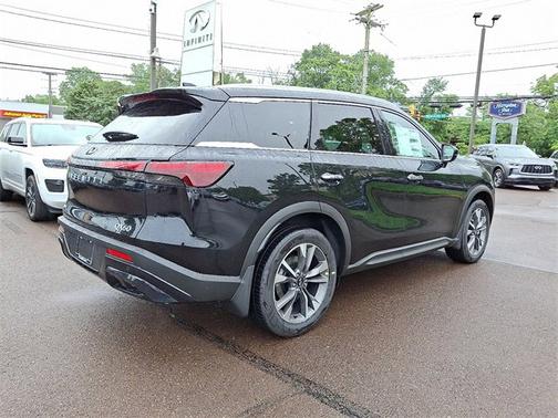 2025 INFINITI QX60 LUXE