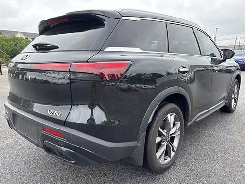 2024 INFINITI QX60 LUXE
