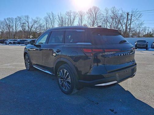 Mineral Black 2026 INFINITI QX60 LUXE AWD