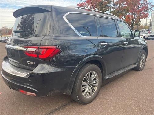 2024 INFINITI QX80 LUXE