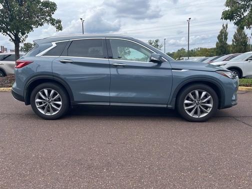 2022 INFINITI QX50 LUXE