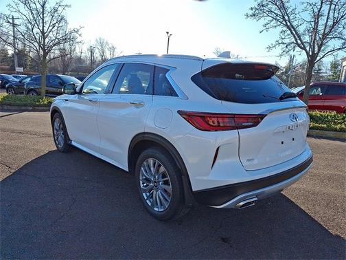 2025 INFINITI QX50 LUXE