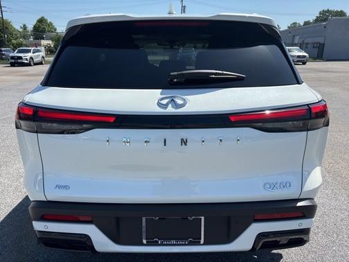 2025 INFINITI QX60 LUXE
